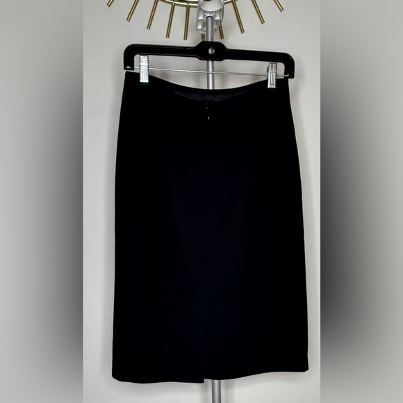 Jones Studio black pencil skirt fully lined with zipper back knee length size 4 - Picture 2 of 7